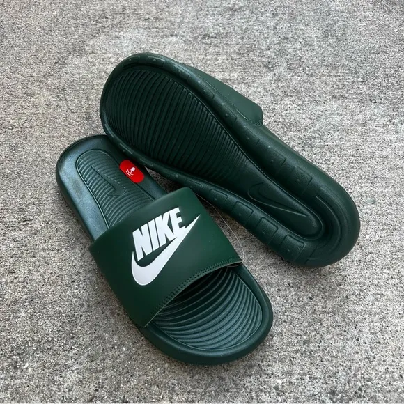 NIKE VICTOR ONE SLIDES ALL GREEN WHITE VICTORI BLACKS SPORT JETS
