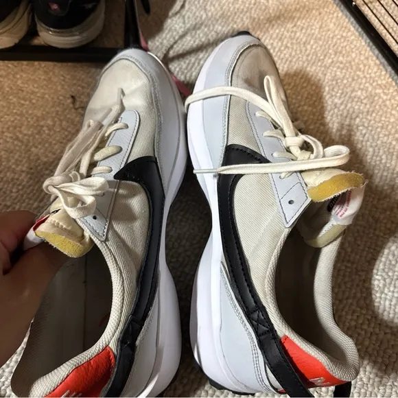 NIKE WAFFLE DEBUT SIZE  13 WHITE BLACK PICANTE RED NO BOX DV0743-101