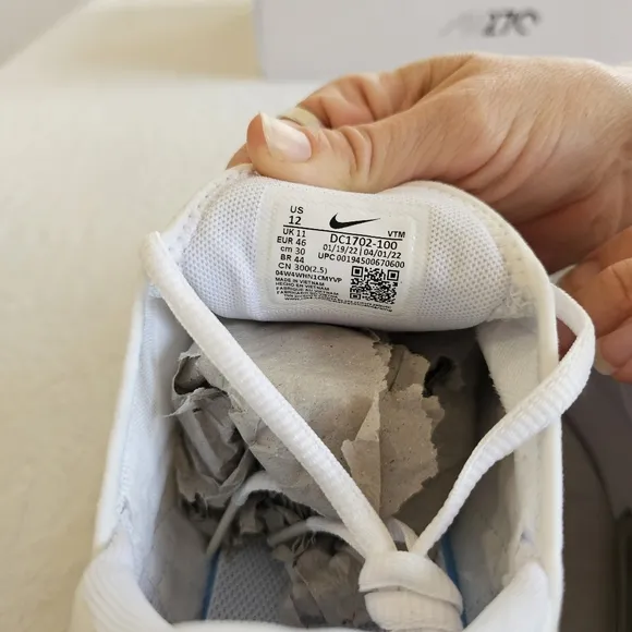 Nike White and Tan Sneakers Air Max 270