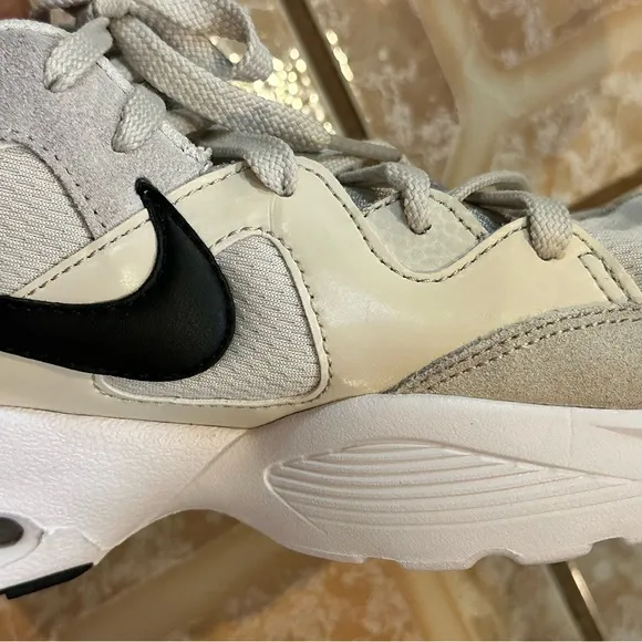 Nike Women's Air Max Fushion Cream and Black Sneakers