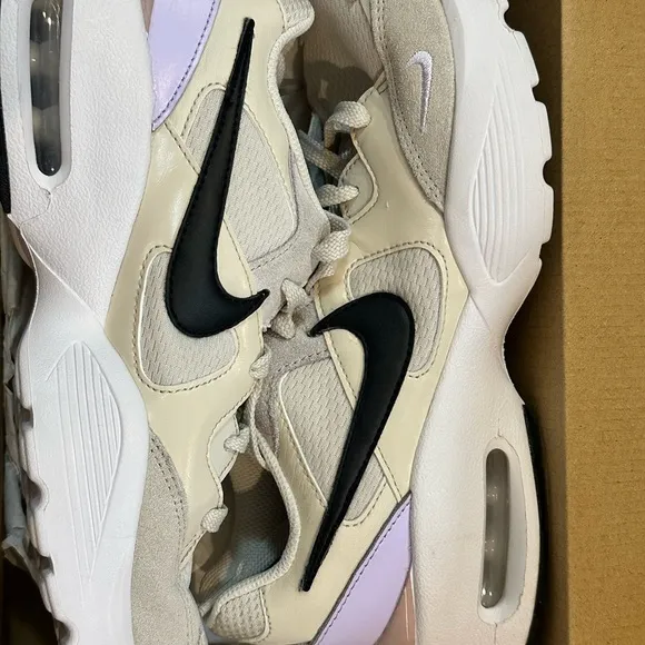 Nike Women's Air Max Fushion Cream and Black Sneakers