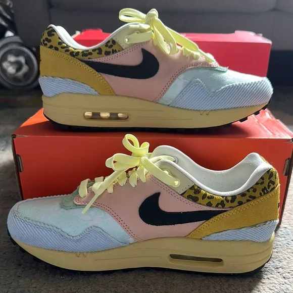 Nike Women's Multicolor Sneakers
