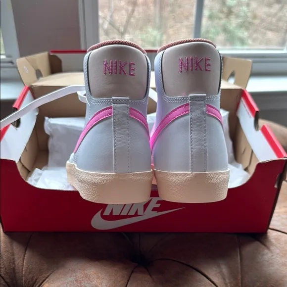 Nike Women's White and Pink Sneakers