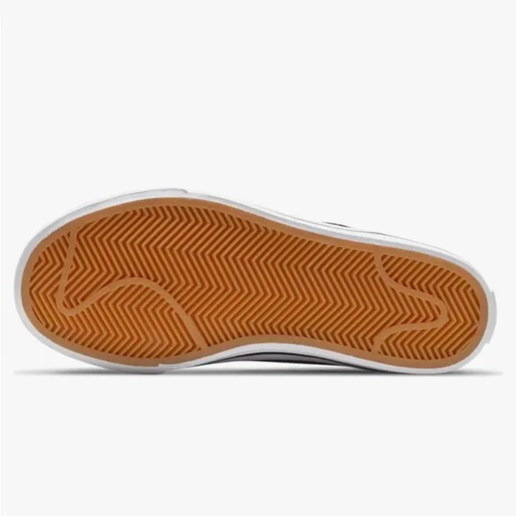 Nike YOUTH 5 Black and White Sneakers