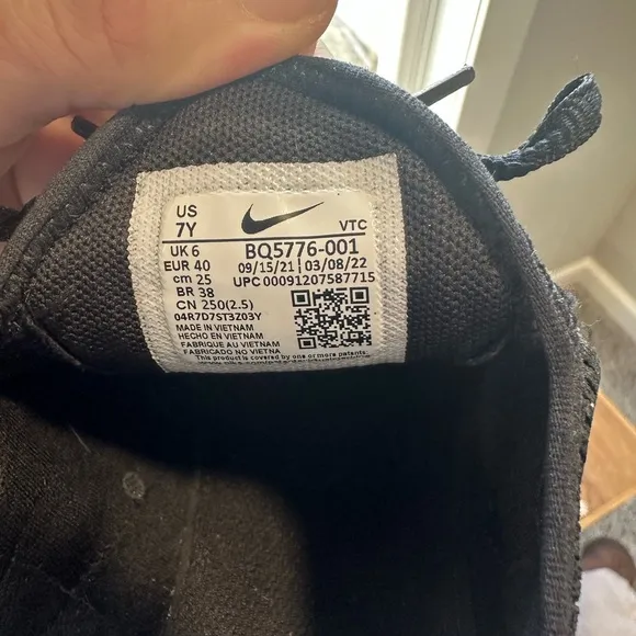 Nike Youth Black Air Max Sneakers