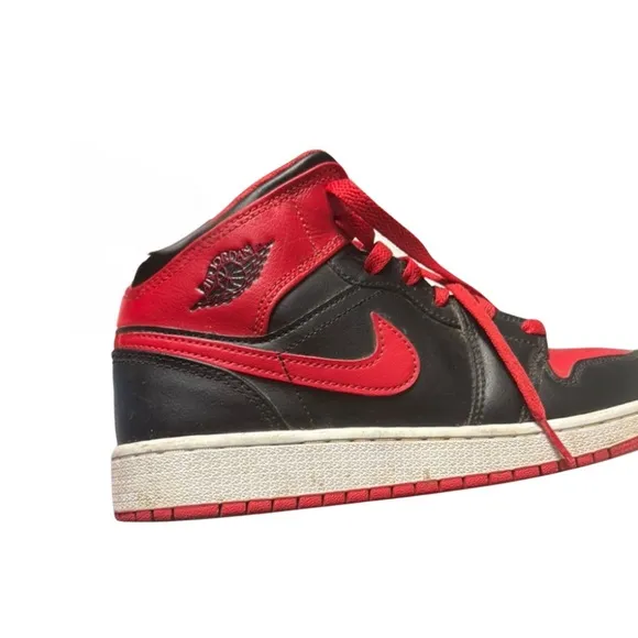 Nike Youth Black and Red Air Jordans  Size 6.5