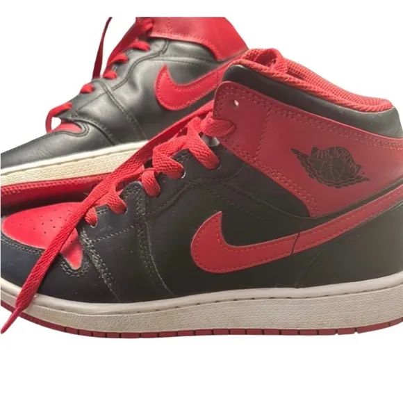Nike Youth Black and Red Air Jordans  Size 6.5