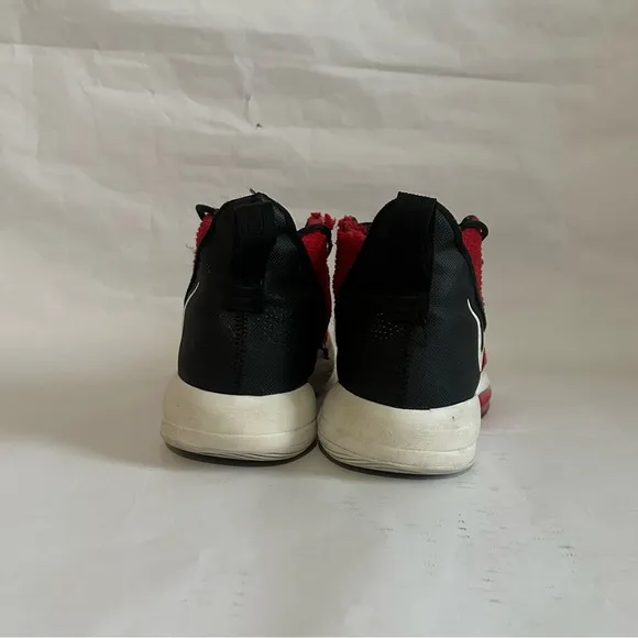 Nike Zoom Rize Men’s Red Athletic Shoes
