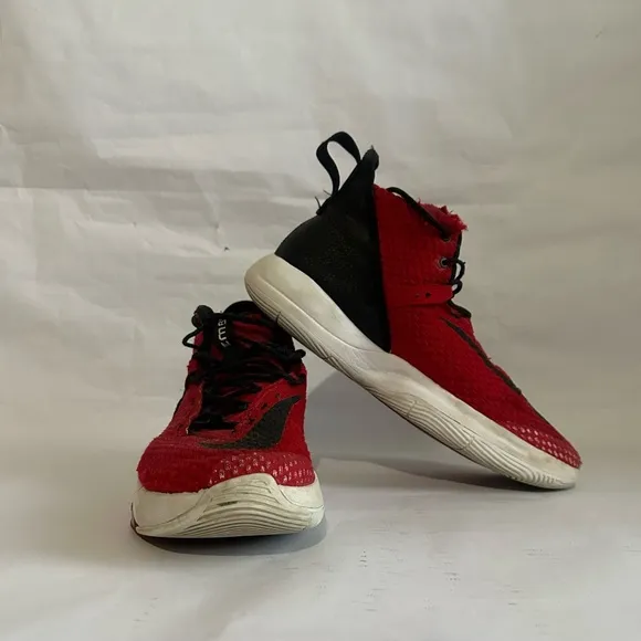Nike Zoom Rize Men’s Red Athletic Shoes