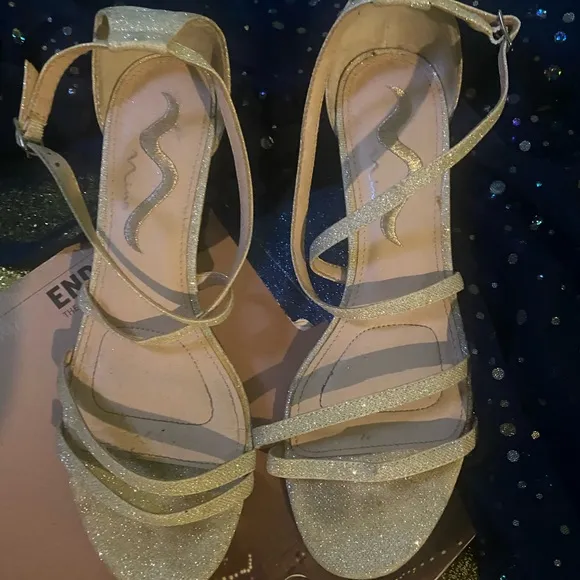 NINA DREAMY WHTE SHIMMERY SILVER BLOCK HEEL STRAPPY Shoes LEATHER INSOLES COMFY