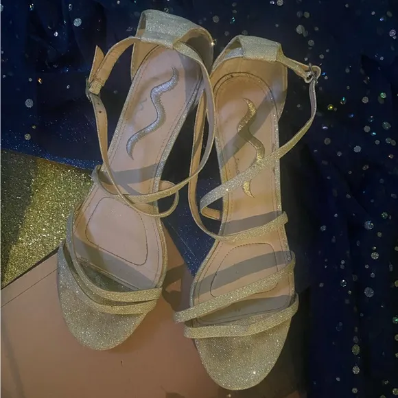 NINA DREAMY WHTE SHIMMERY SILVER BLOCK HEEL STRAPPY Shoes LEATHER INSOLES COMFY