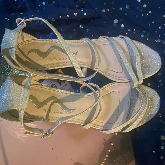 NINA DREAMY WHTE SHIMMERY SILVER BLOCK HEEL STRAPPY Shoes LEATHER INSOLES COMFY