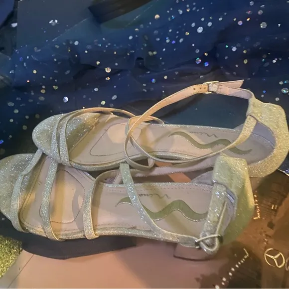 NINA DREAMY WHTE SHIMMERY SILVER BLOCK HEEL STRAPPY Shoes LEATHER INSOLES COMFY