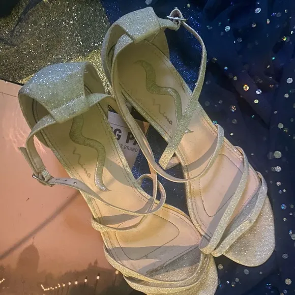 NINA DREAMY WHTE SHIMMERY SILVER BLOCK HEEL STRAPPY Shoes LEATHER INSOLES COMFY