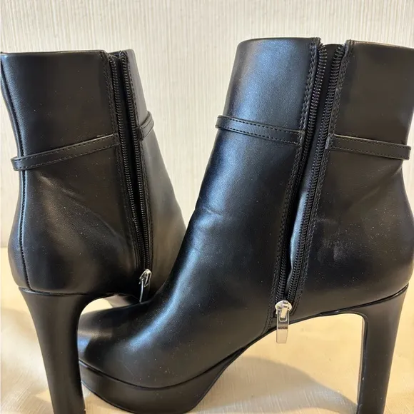 Nine West Gripe Black Faux Leather High Heel Platform Ankle Boots Size 9.5M
