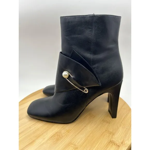 Nine West Leather Ankle Boots Heeled Booties Designer Style Safety Pin Detail