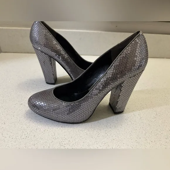 Nine West Silver Gray Metallic Sequin Round Formal Block Heels Shoes Pumps 8