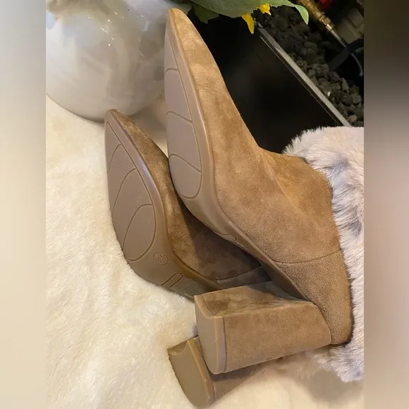 Nine West Tan Ankle Boots with Fur Trim