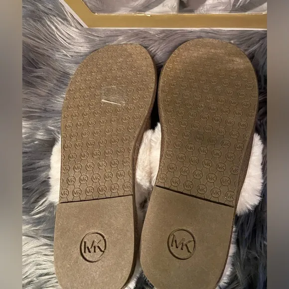 NWB Michael Kors  Women’s Tula Scuff Slip On Cozy Slippers