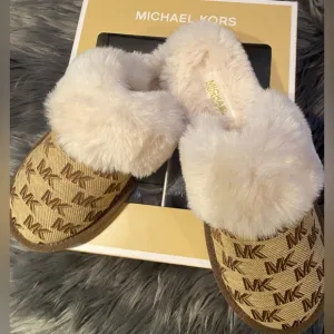 NWB Michael Kors  Women’s Tula Scuff Slip On Cozy Slippers