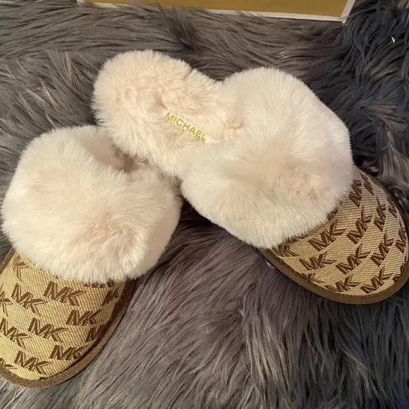 NWB Michael Kors  Women’s Tula Scuff Slip On Cozy Slippers