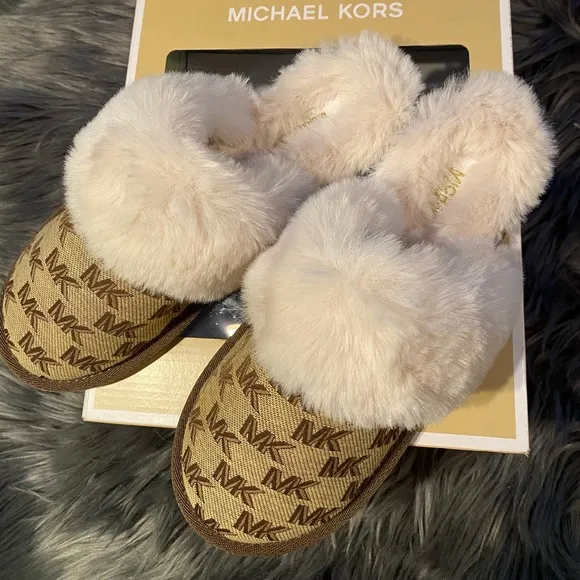 NWB Michael Kors  Women’s Tula Scuff Slip On Cozy Slippers