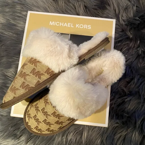 NWB Michael Kors  Women’s Tula Scuff Slip On Cozy Slippers