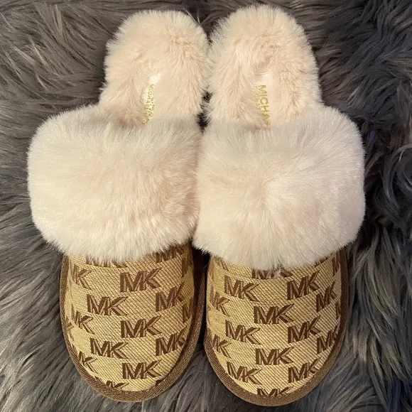 NWB Michael Kors  Women’s Tula Scuff Slip On Cozy Slippers