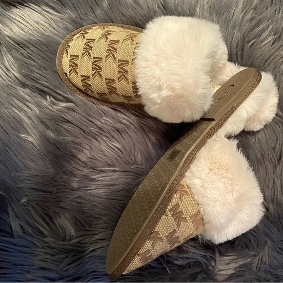 NWB Michael Kors  Women’s Tula Scuff Slip On Cozy Slippers