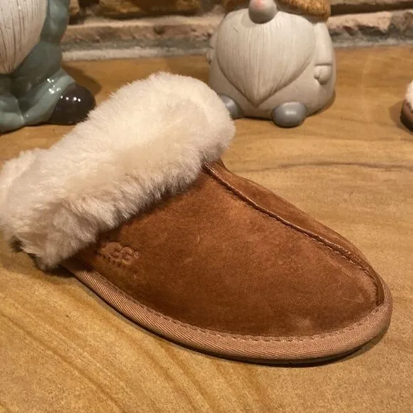 NWB Ugg Shearling Scuffs Slide Slippers Bedroom Shoes Size 6