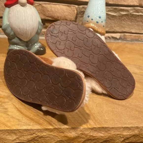 NWB Ugg Shearling Scuffs Slide Slippers Bedroom Shoes Size 6
