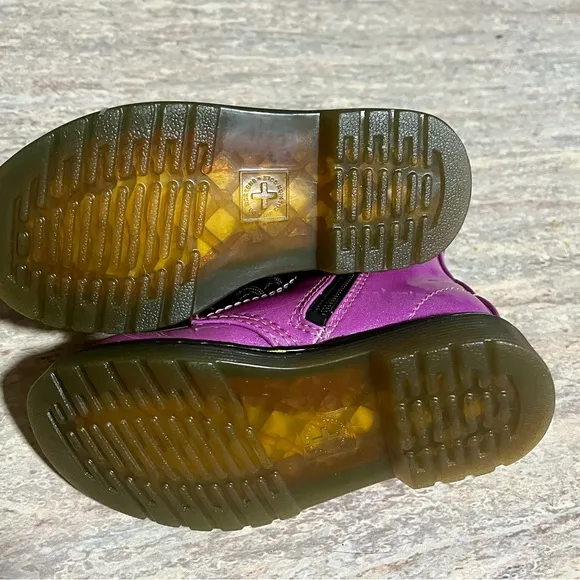 NWOB Dr. Martens 1460 Glitter T glossy violet ankle boots