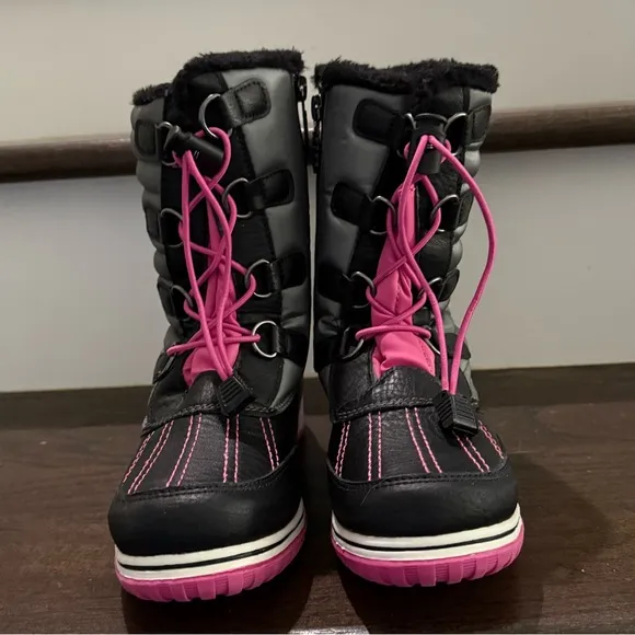 NWOB Girls Totes Kids Snow Boots