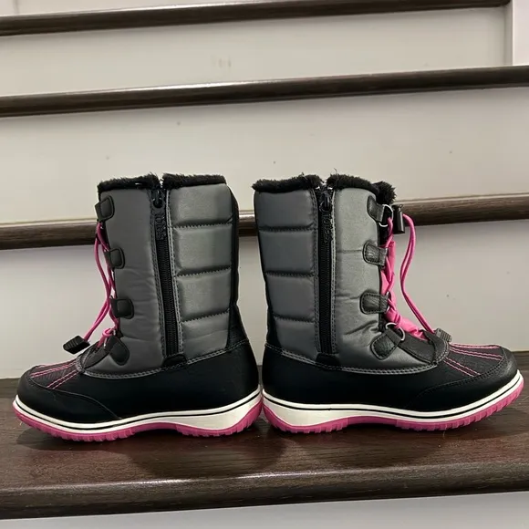 NWOB Girls Totes Kids Snow Boots