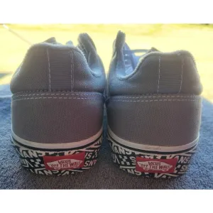 NWOB Men's Vans Lace-up Skate Shoes Size 8