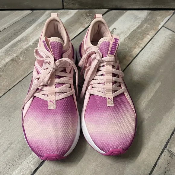 NWOB Puma Sofia Bleach Ombre athletic shoes