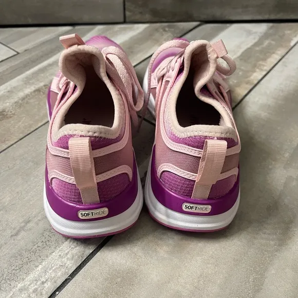 NWOB Puma Sofia Bleach Ombre athletic shoes
