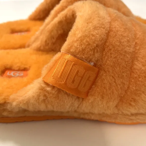 NWOB UGG Fluff You Slide Sandals Slip-On Slipper Size 10 Orange Sheepskin