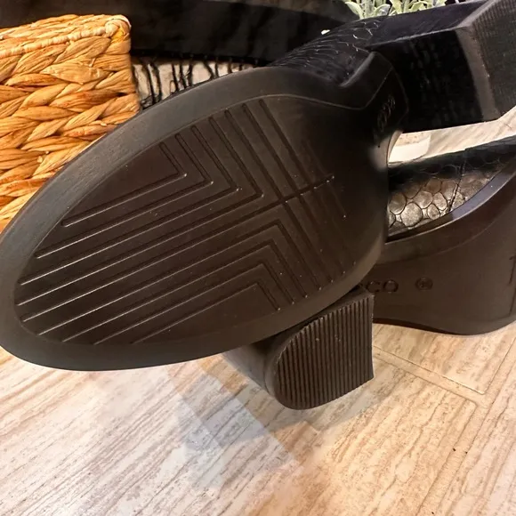 NWOT Black ECCO 55 Cobra Leather Ankle Boots Size 40