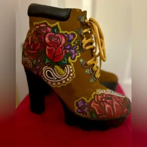 NWOT Dolls Kill Guns and Roses trail  boots
