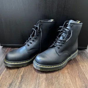 NWOT: Dr. Martens Unisex 1460 Boots
