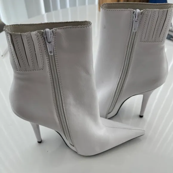 NWOT Jeffrey Campbell Elegant White Leather Ankle Boots