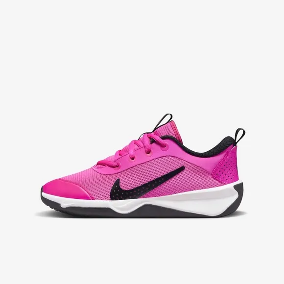 NWOT Nike Omni Multi-Court Pink Indoor Sneakers Size 13.5