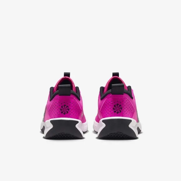 NWOT Nike Omni Multi-Court Pink Indoor Sneakers Size 13.5
