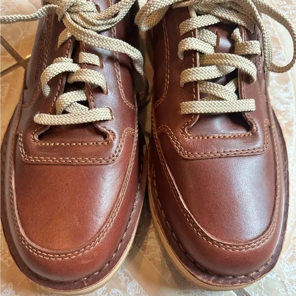 NWOT Rockport Brown and Cream Leather 9000 Prowalkers