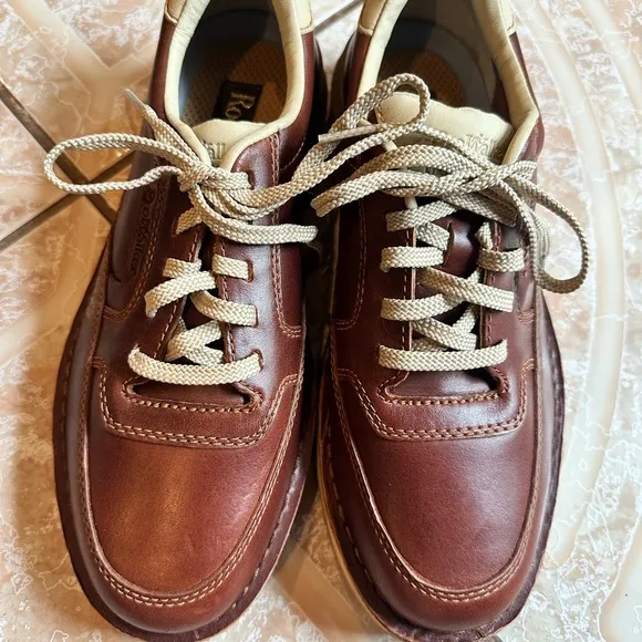 NWOT Rockport Brown and Cream Leather 9000 Prowalkers