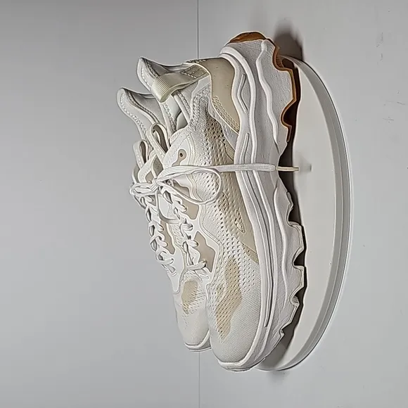 NWOT Sorel Kinetic Breakthru Day Lace Sneaker Tennis Shoes Lifestyle White 9.5