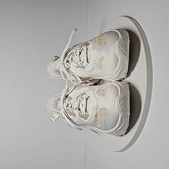 NWOT Sorel Kinetic Breakthru Day Lace Sneaker Tennis Shoes Lifestyle White 9.5