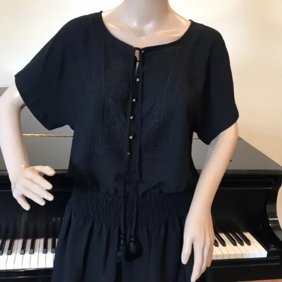NWOT spring summer minimalist RARE Banana Republic embroidered gathered dress