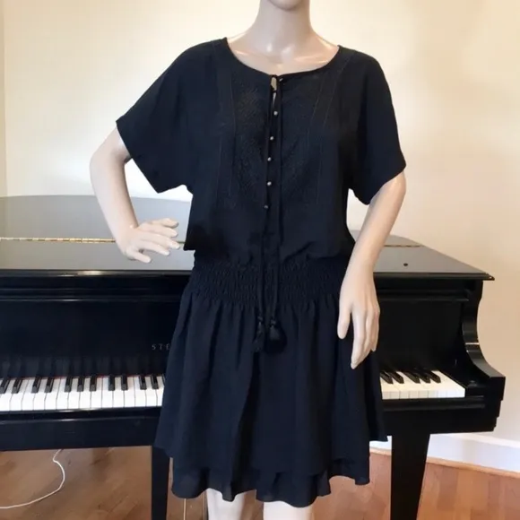 NWOT spring summer minimalist RARE Banana Republic embroidered gathered dress